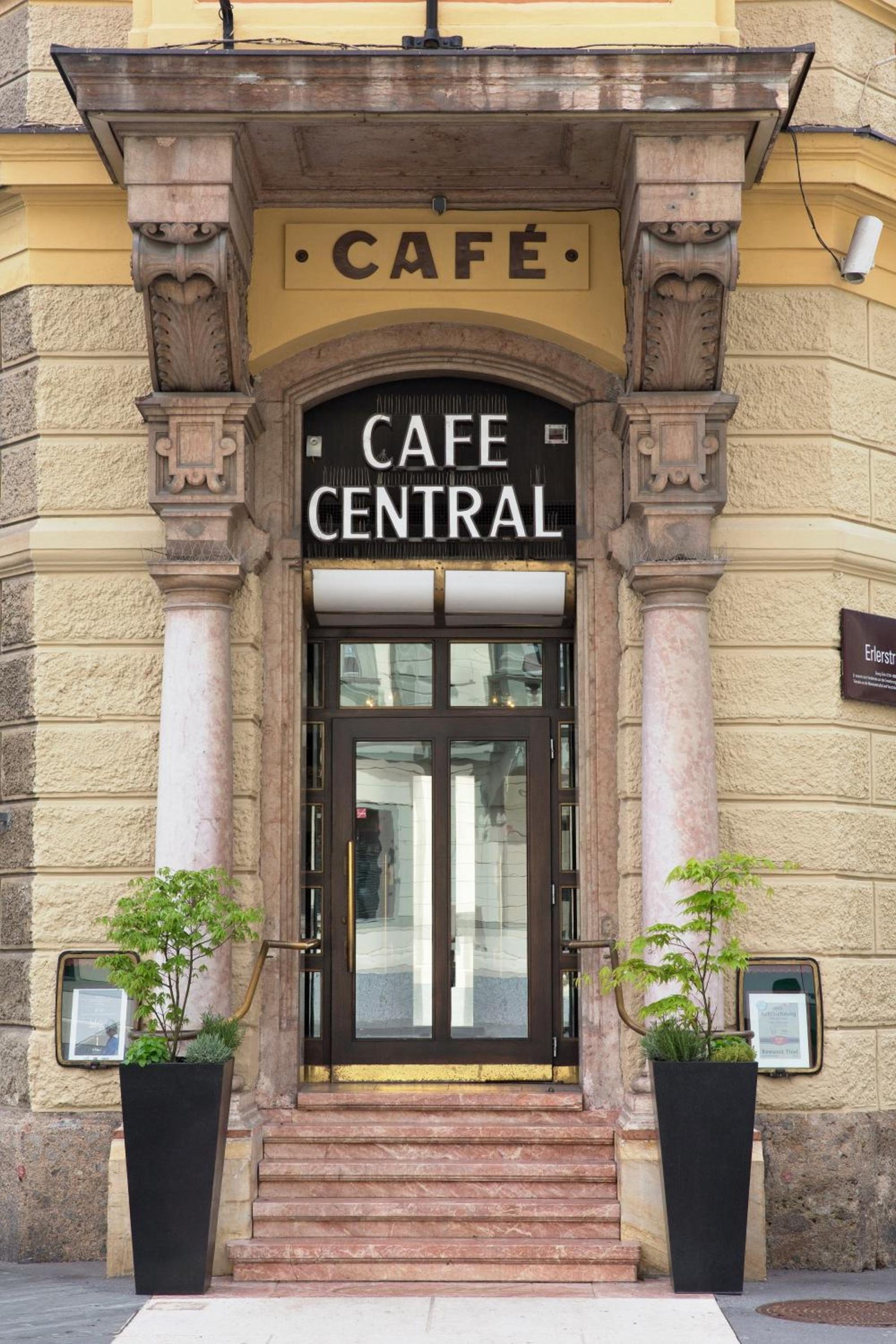 Hotel Central — photo 4